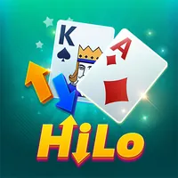 Bàn Poker với chip và bài